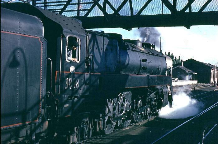 3801 at Goulburn on the
Southern Highlands Express